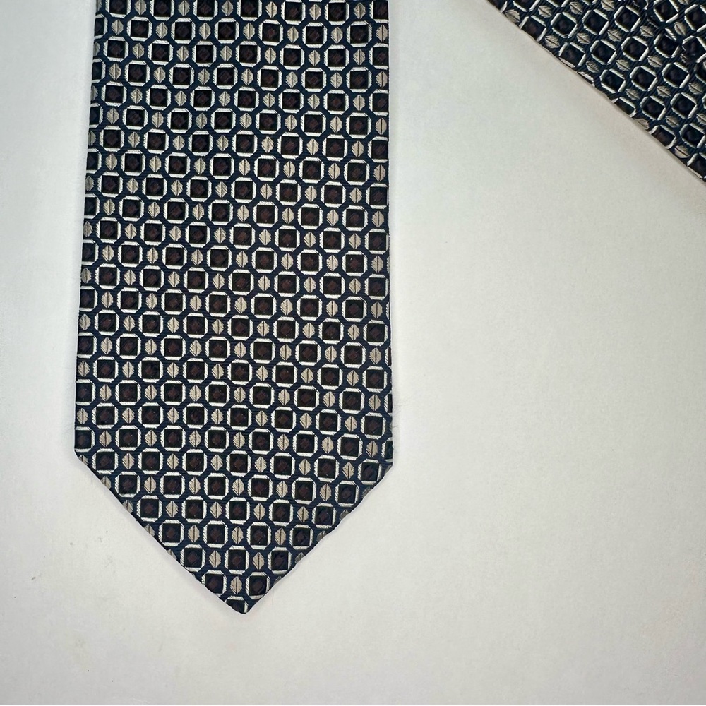 Dion Signature Geometric Heavy Silk Handcrafted Classic Black & White Tie - Picture 4 of 6